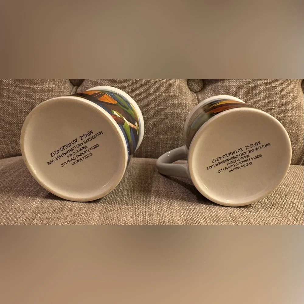 2 Teenage Mutant Ninja Turtles (TMNT) ceramic mugs perfect for hot coco.